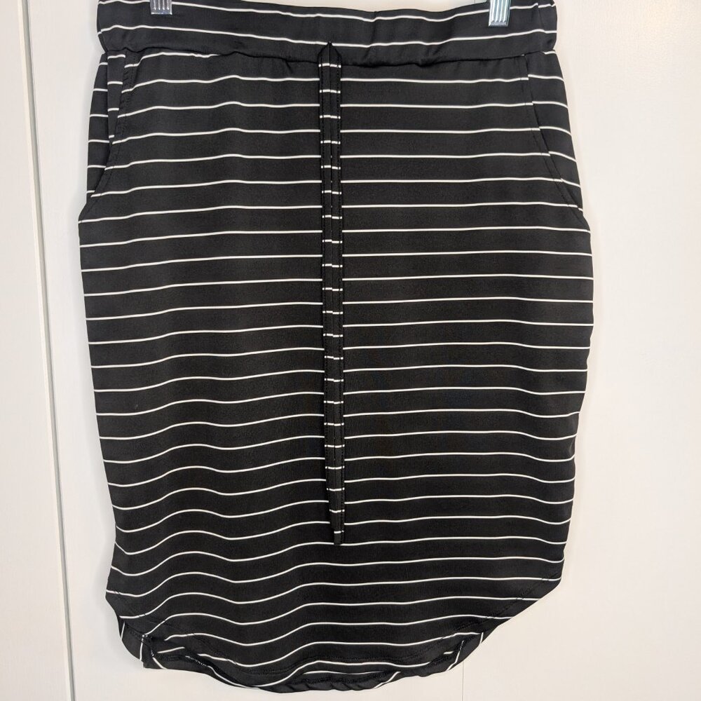 Shein  Black Skirt with white stripes and pockets! XL Excellent condition
